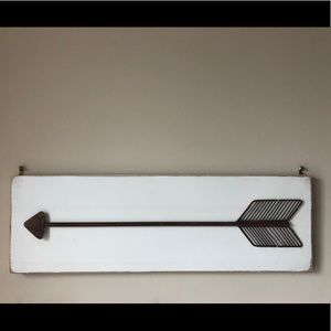 Arrow wall mount decor